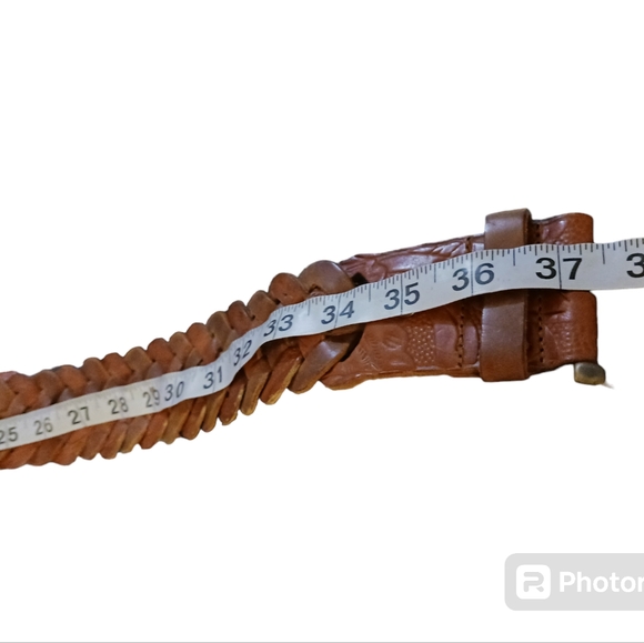 Fossil leather belt, chain woven, tooled flowers on end. Womens. Size Medium. - Picture 7 of 8